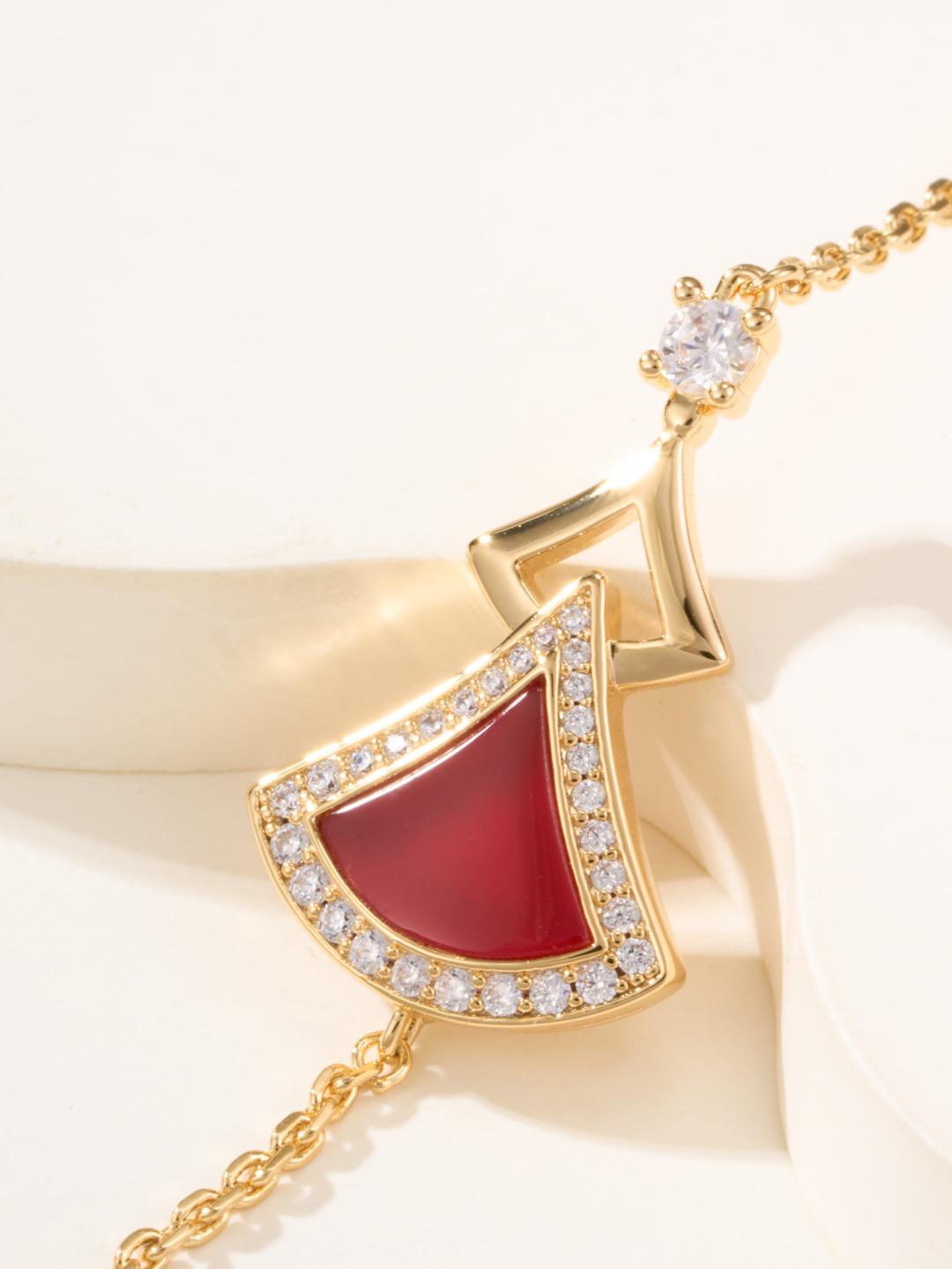 Bulgari DIVAS DREAM rose gold bracelet