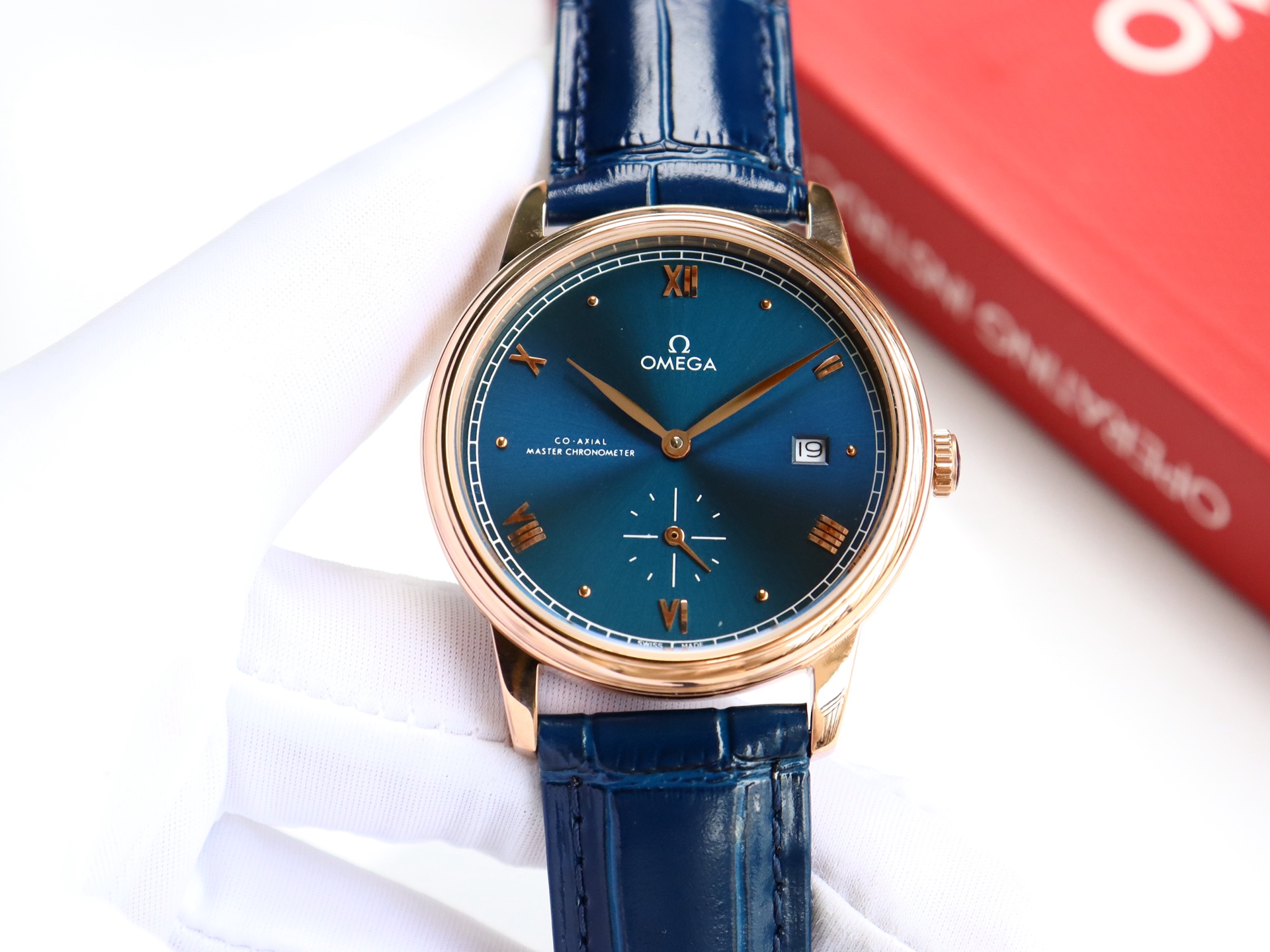 Omega De Ville series two-hand semi-mechanical men's watch