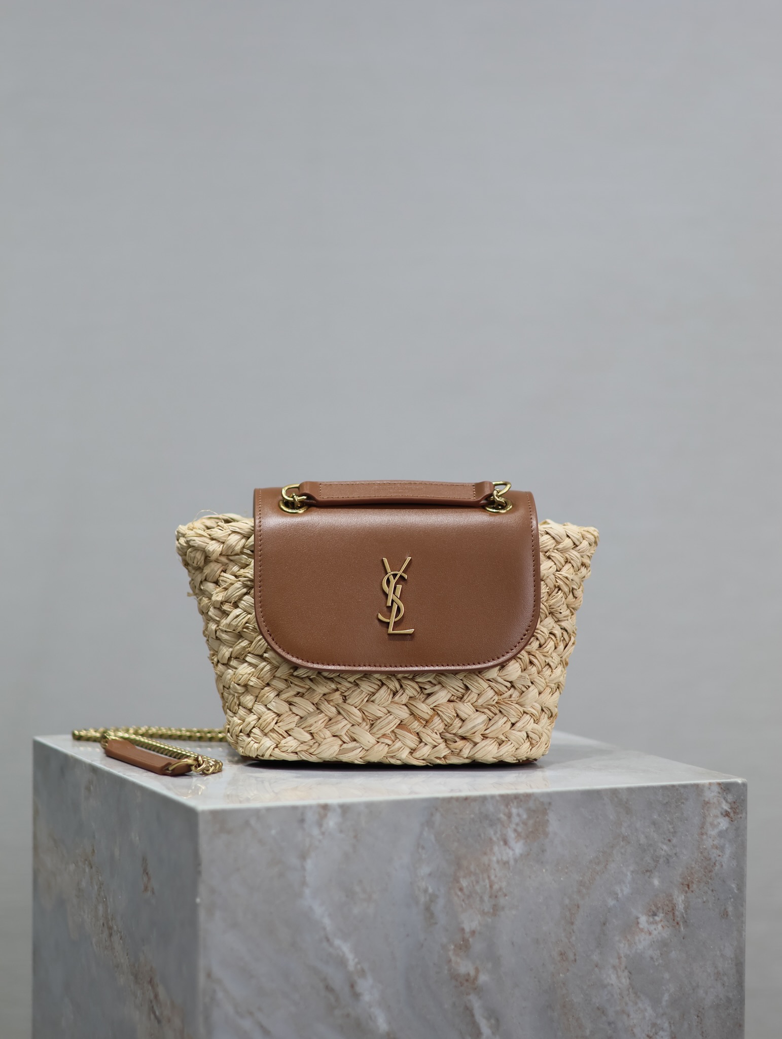 Yves Saint Laurent MINI MANON straw handbag 774269