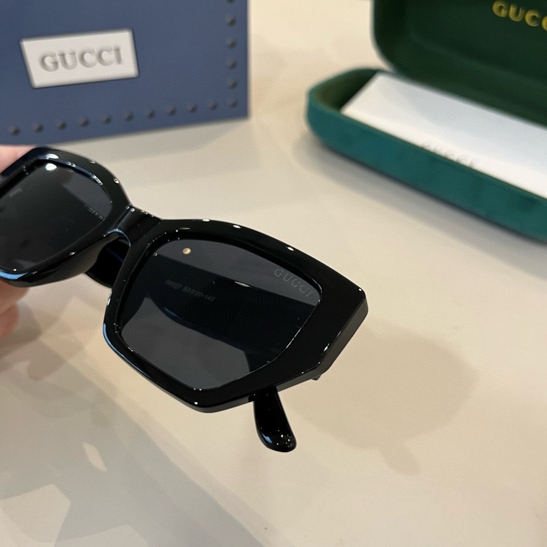 Gucci Round Frame Sunglasses