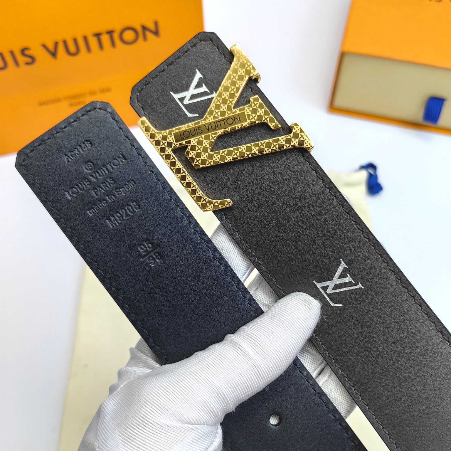 Louis Vuitton Men's Leather Belt with Engraved Buckle, 4CM Width