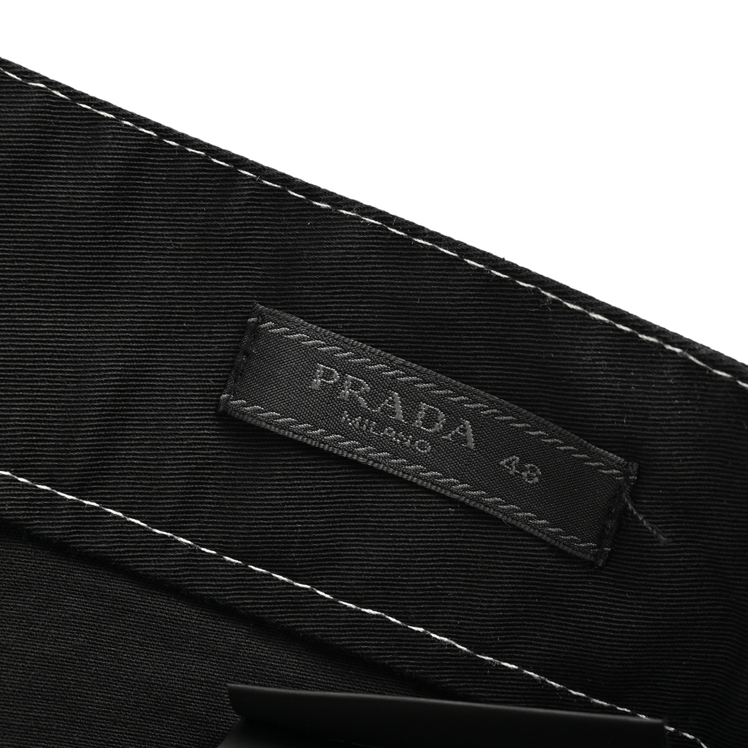 Prada 24ss triangle stitching cargo shorts