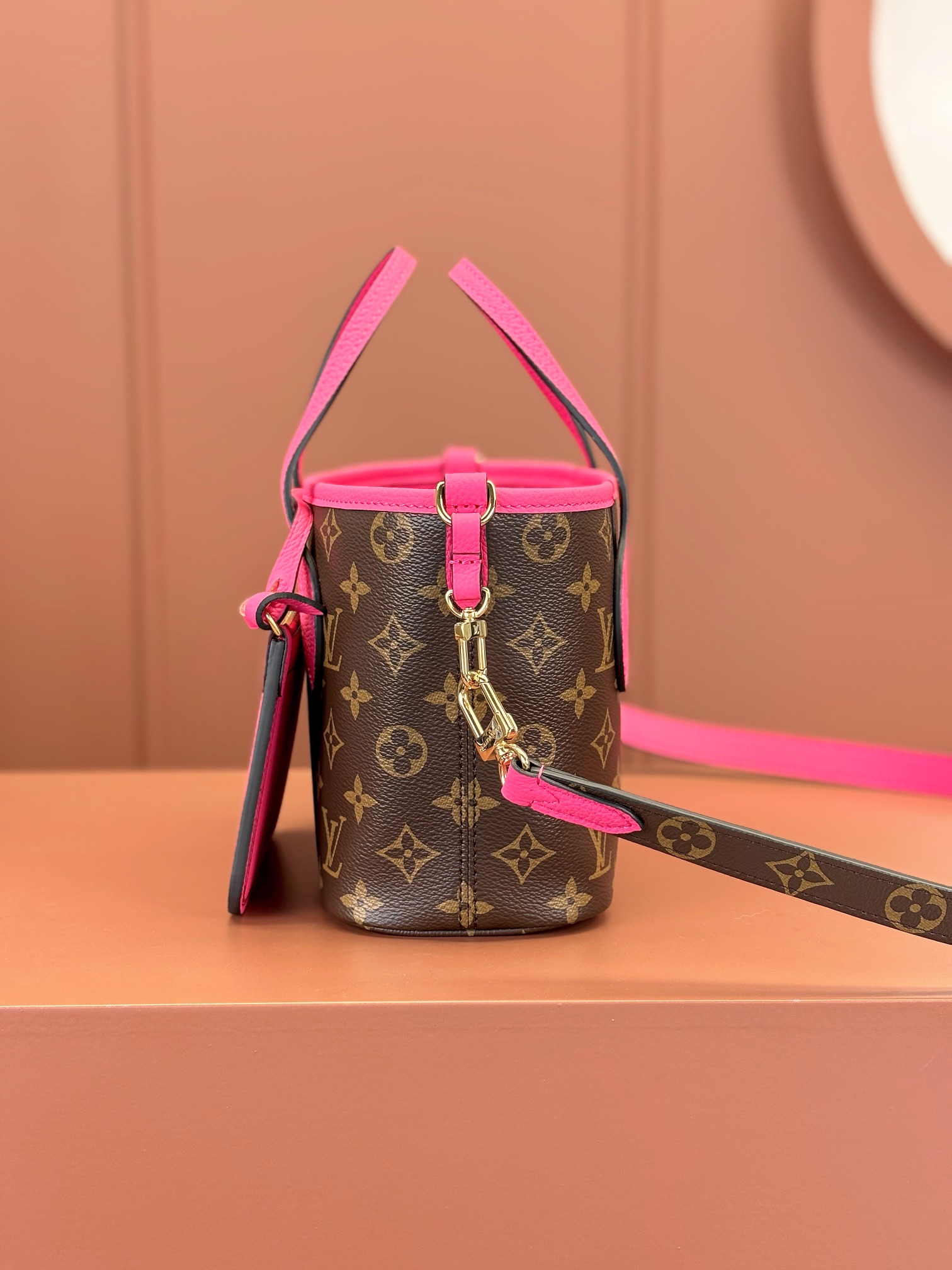 Louis Vuitton NEVERFULL INSIDE OUT BB Bag M12106