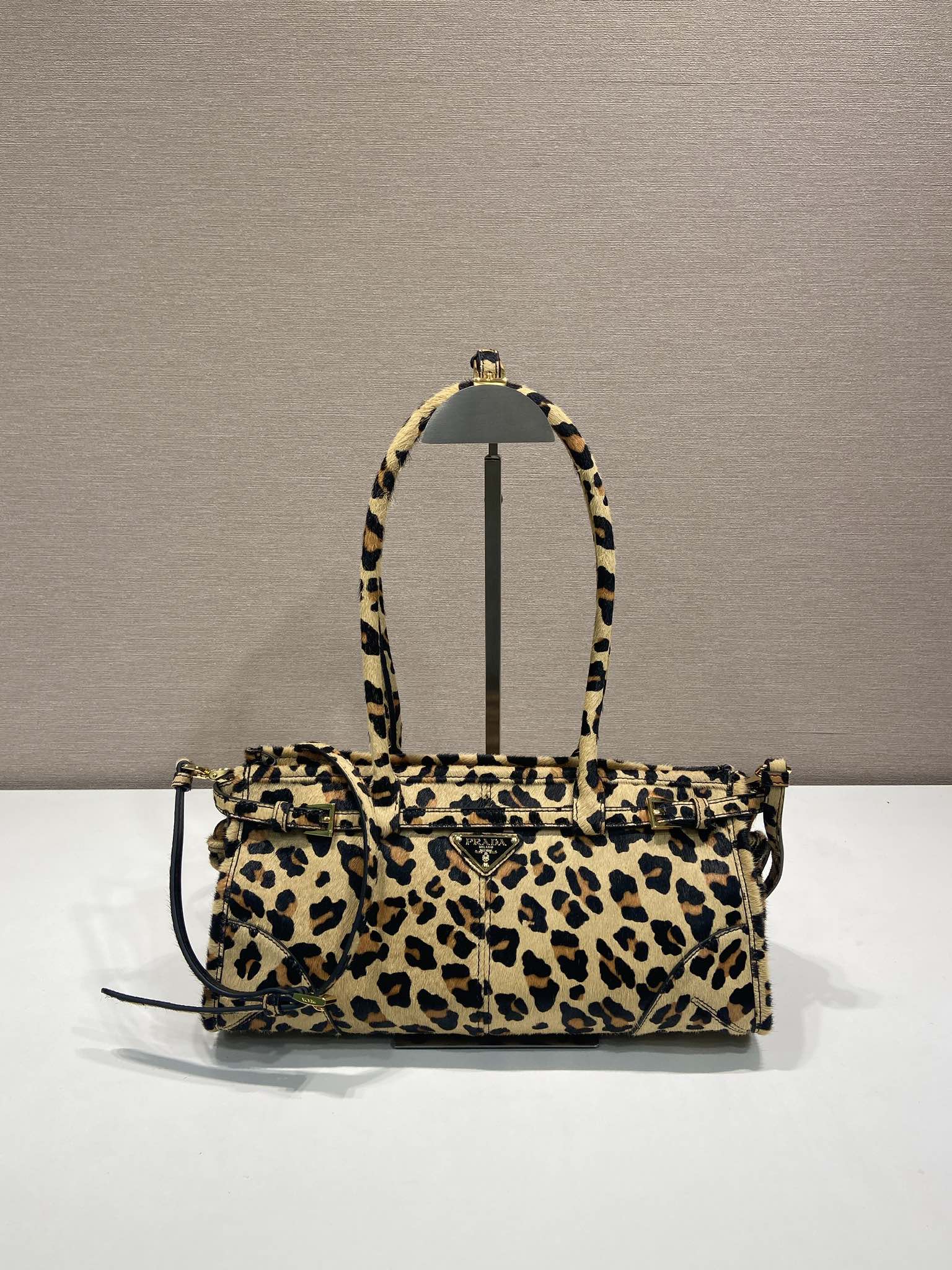 Prada lussolf handbag 1BA426