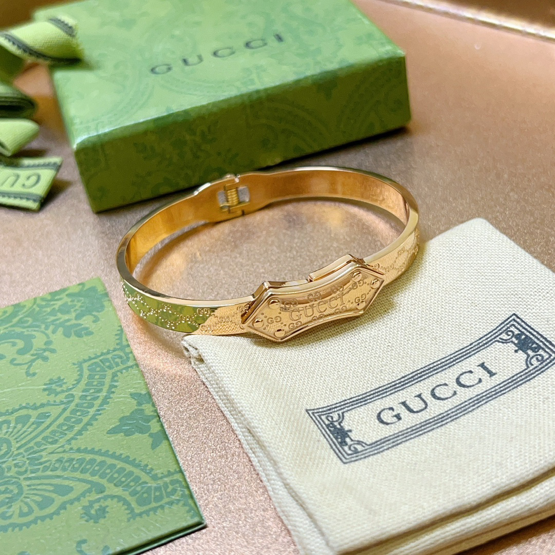 Gucci GG rose gold bracelet