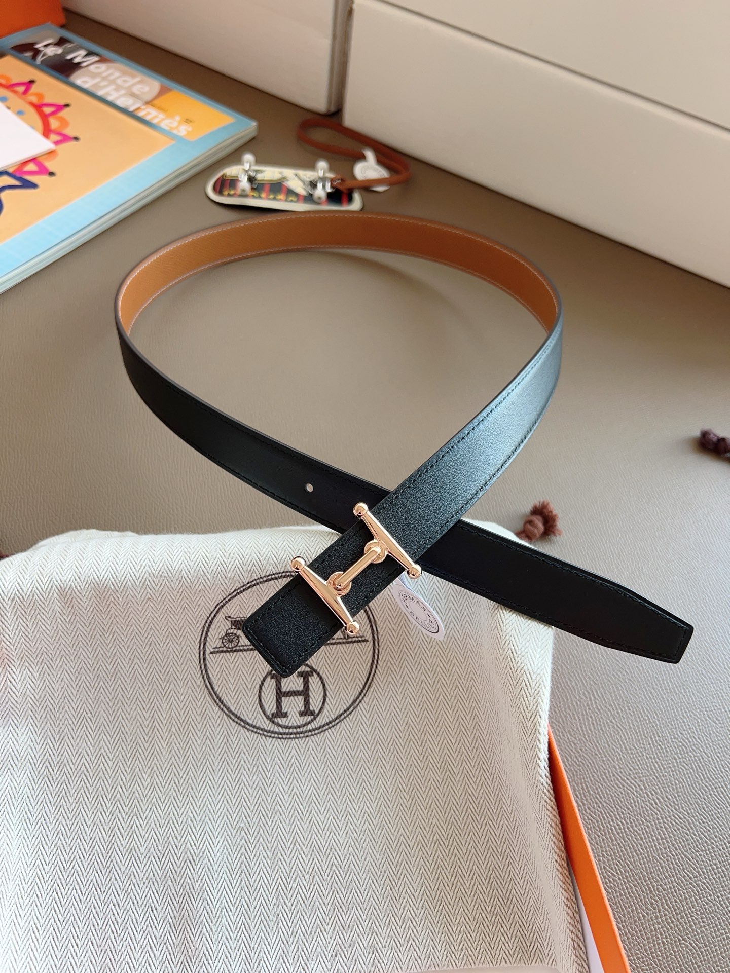 Hermès 2025 New Women's Double-Sided Belt 2.4cm Width