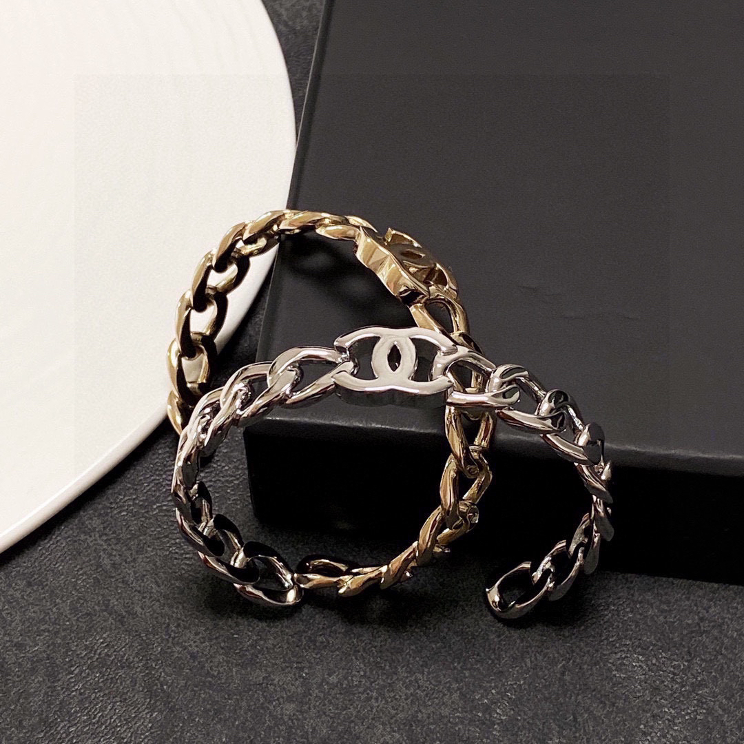 Chanel hollow chain bracelet