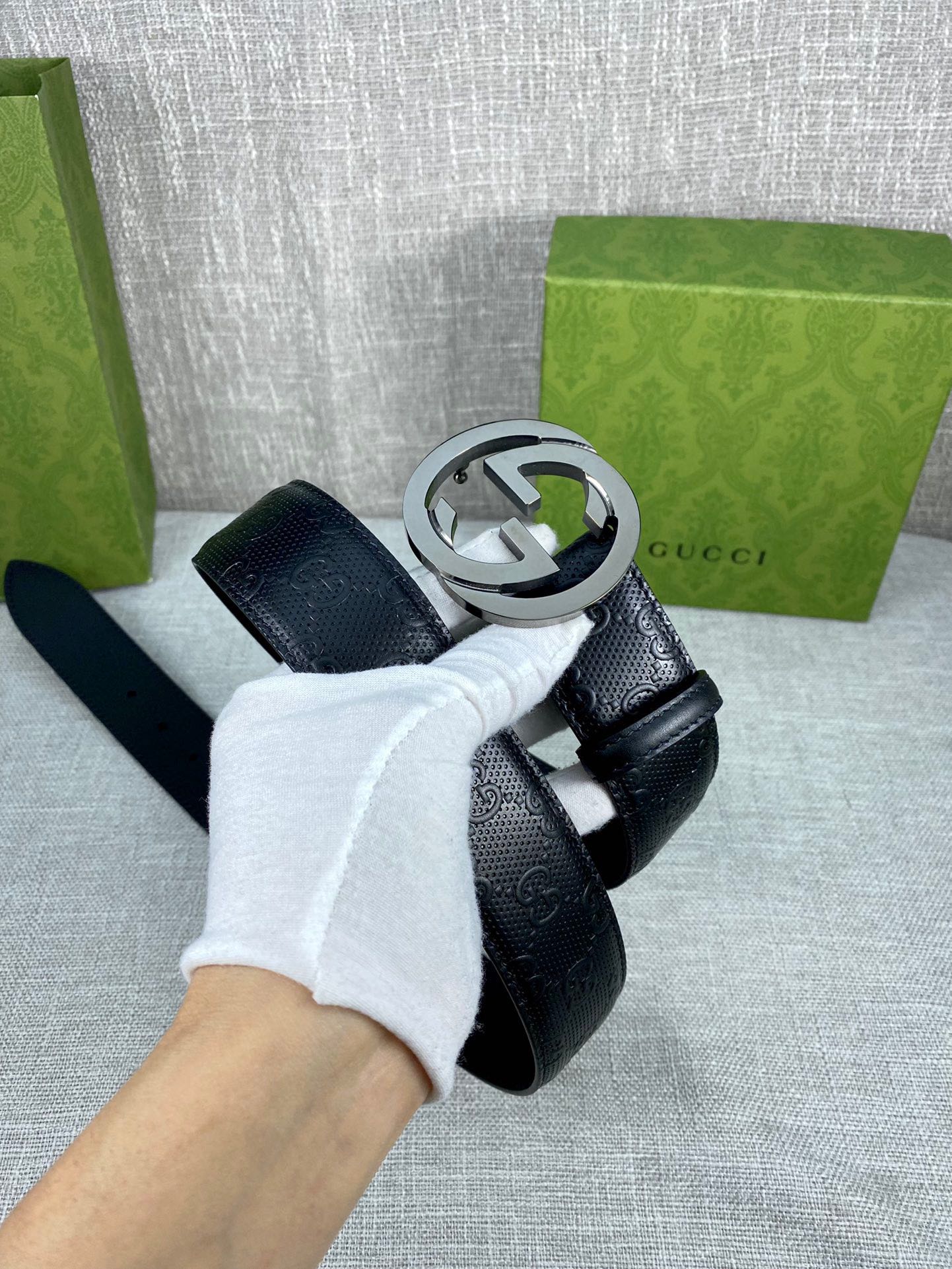 Gucci black embossed leather belt width 4.0CM