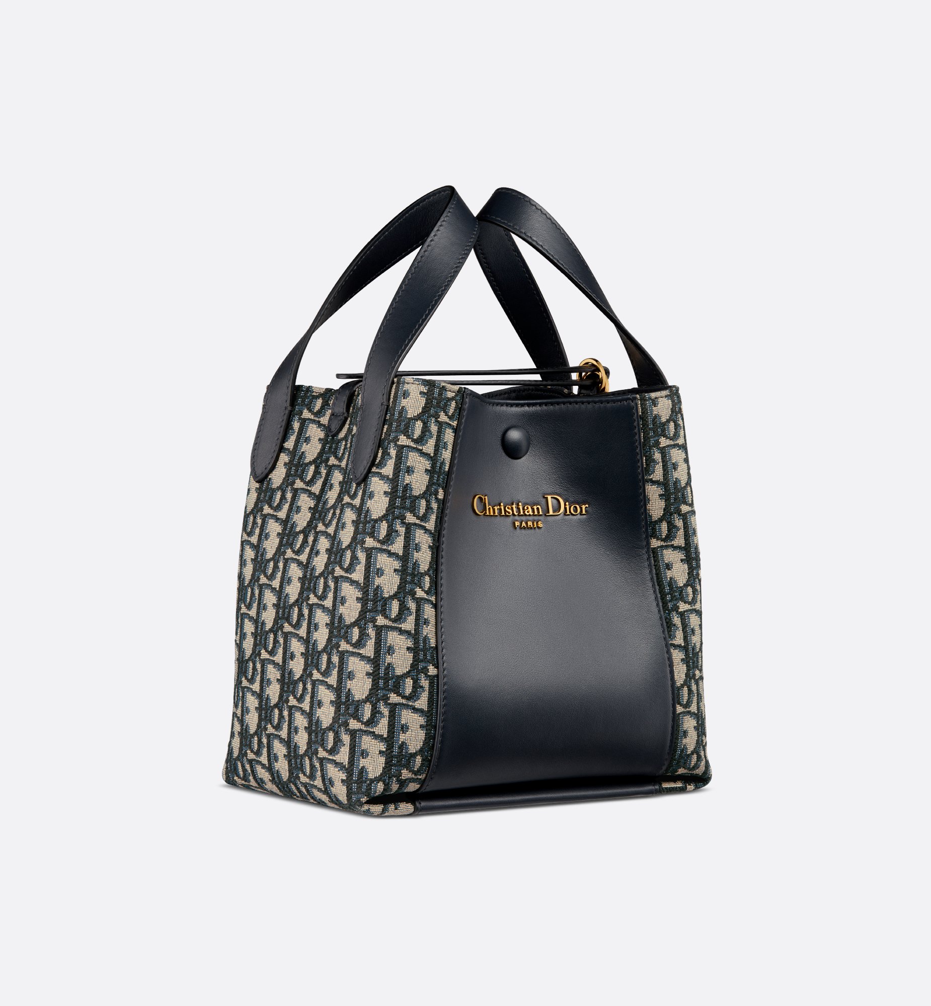 Dior Small Signature Bucket Bag M2840UTZQ_M928