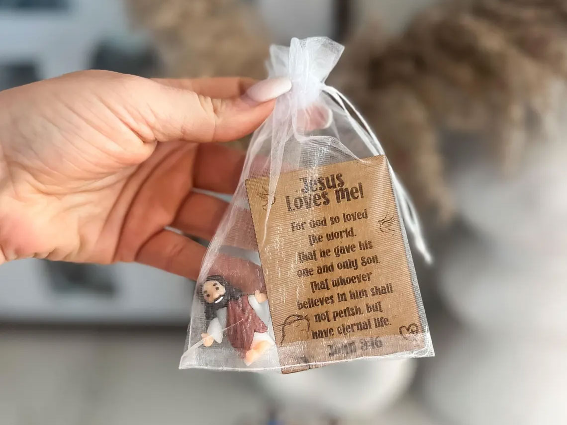 Jesus loves me, Inspirational Gift, Easter Gift