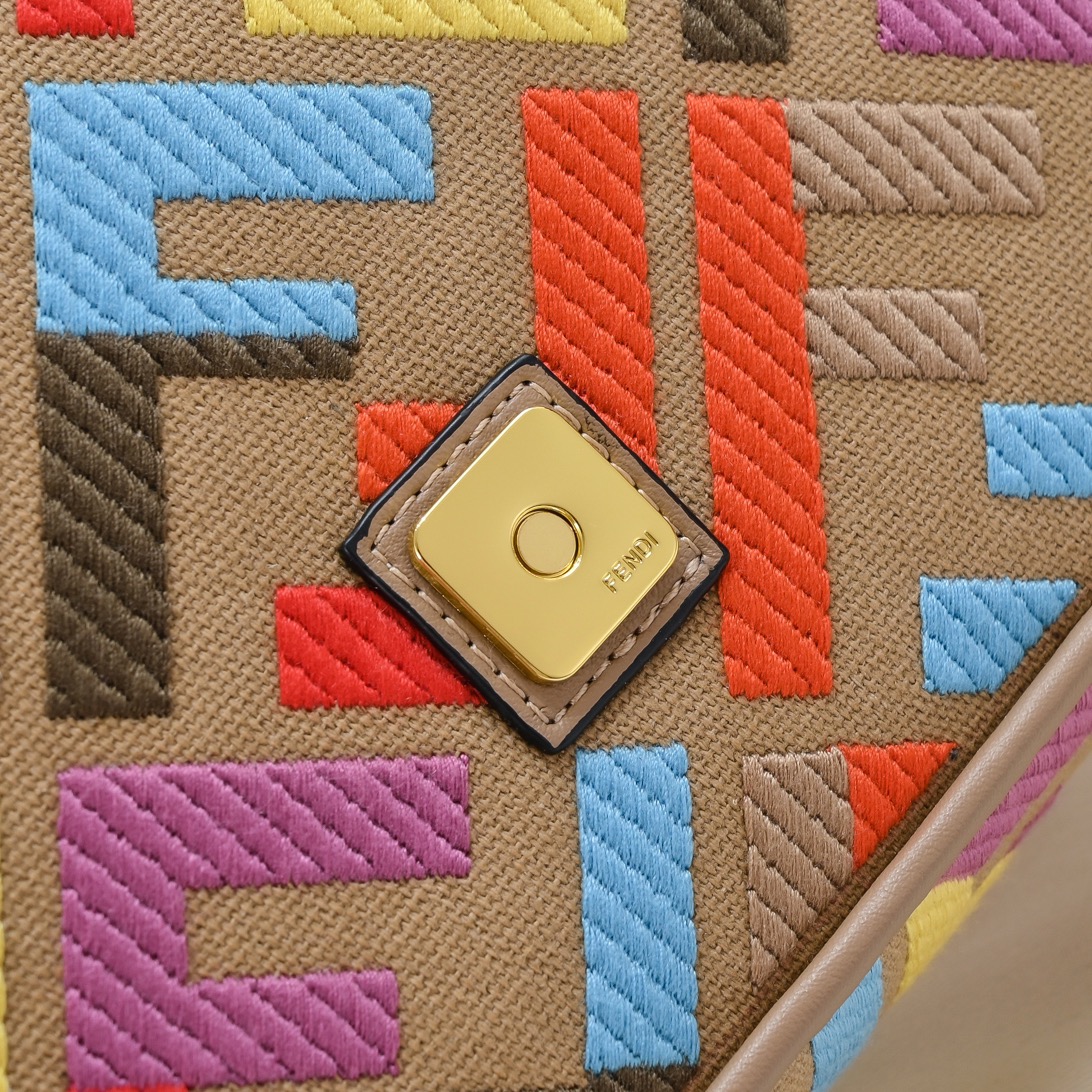 FENDI Baguette Shoulder Bag 1008