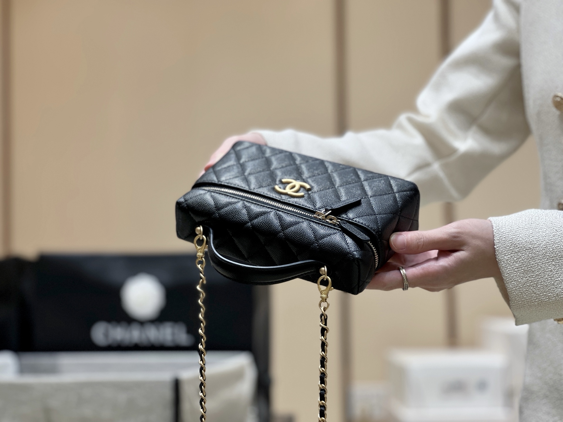 Chanel 25P Spring/Summer Preview Series LP Chain Bag AP4483