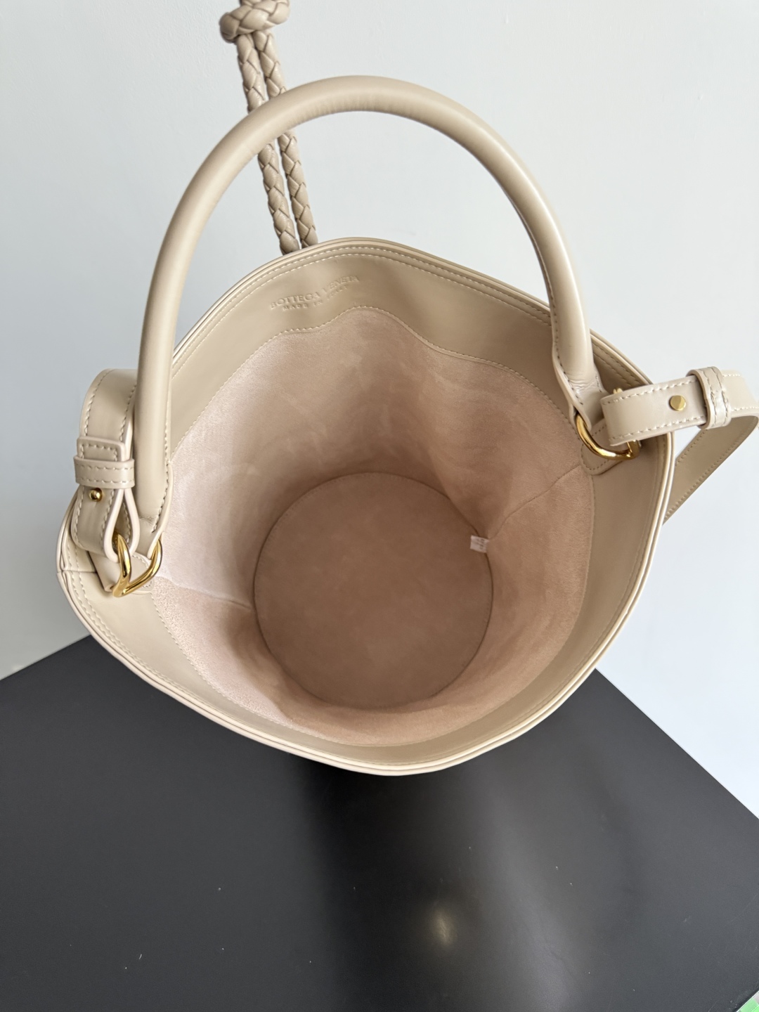 Bottega Veneta 2025 New Arrival Women's LIBERTA Small Bucket Bag 806038