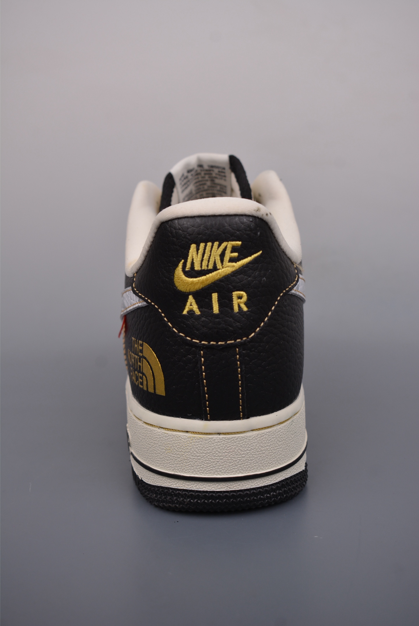 Stussy x Nike Air Force 1´07 Low Year of the Snake black and white embroidery HH7518-034