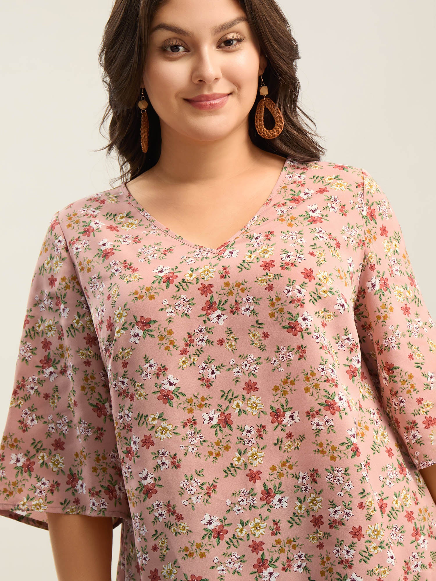 Floral Print Curvy Hem V-Neck Shirt