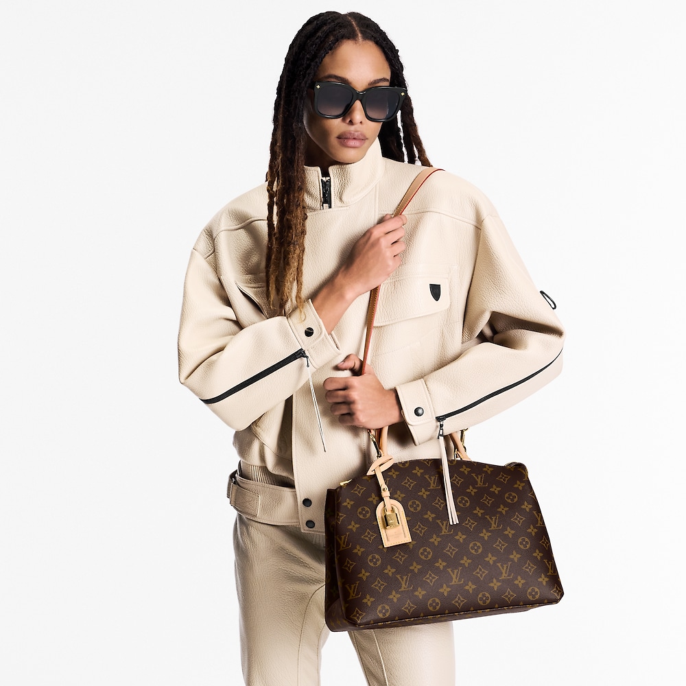 Louis Vuitton PETIT PALAIS Handbag M45900