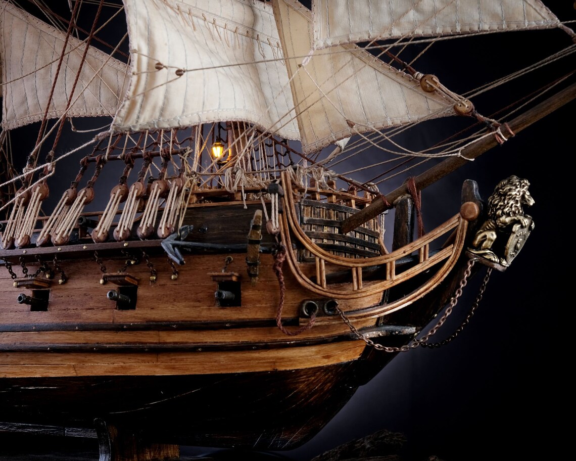 Black Pearl Model Ship - Pirates of the Caribbean model ship