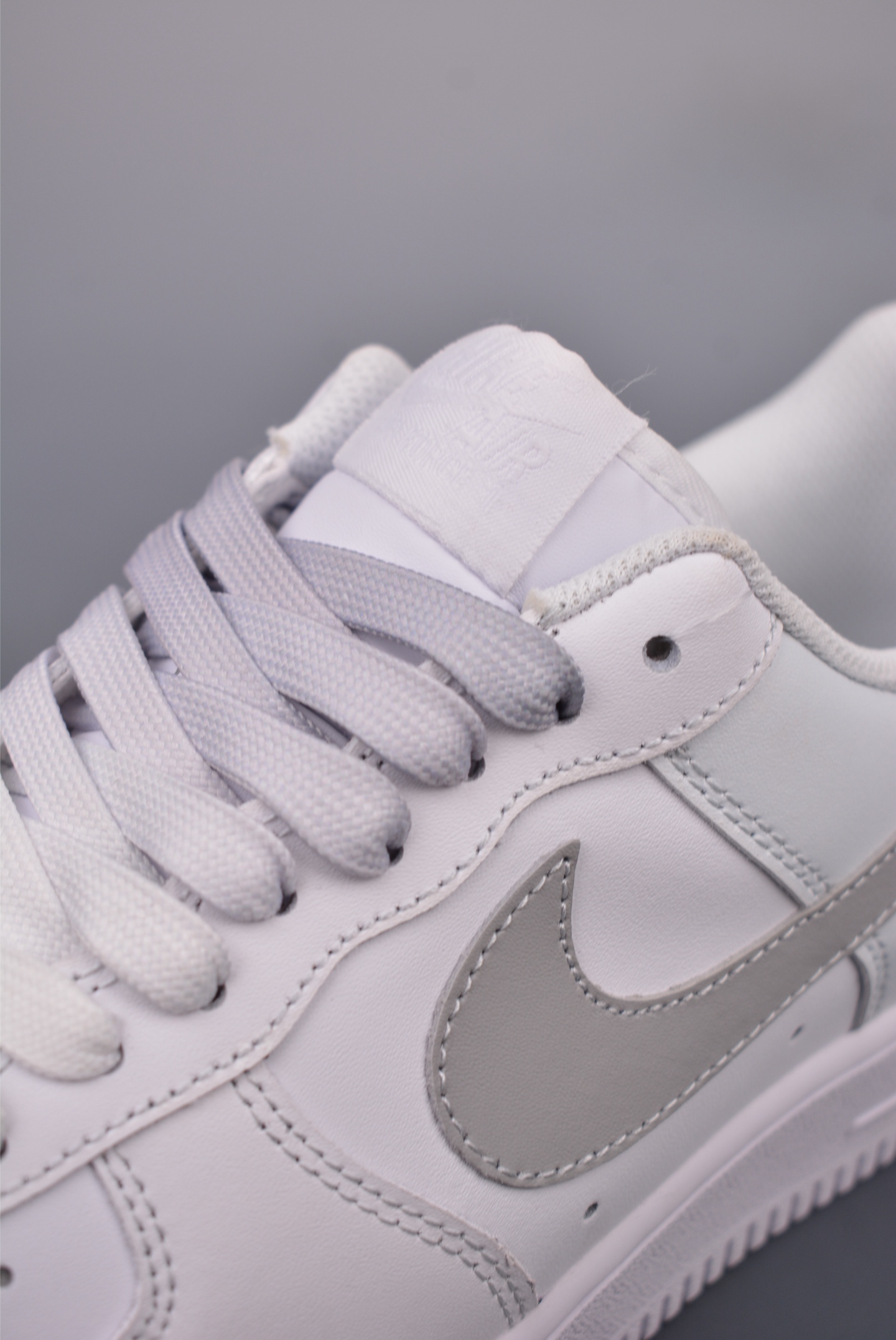 Nike Air Force 1'07 Low WhiteSliver FN0366-102