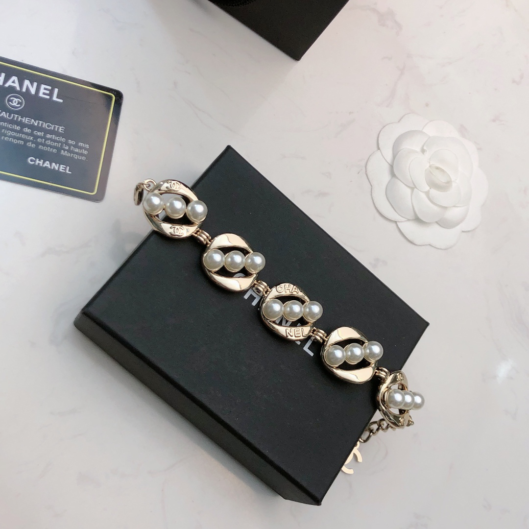 Chanel pearl bracelet