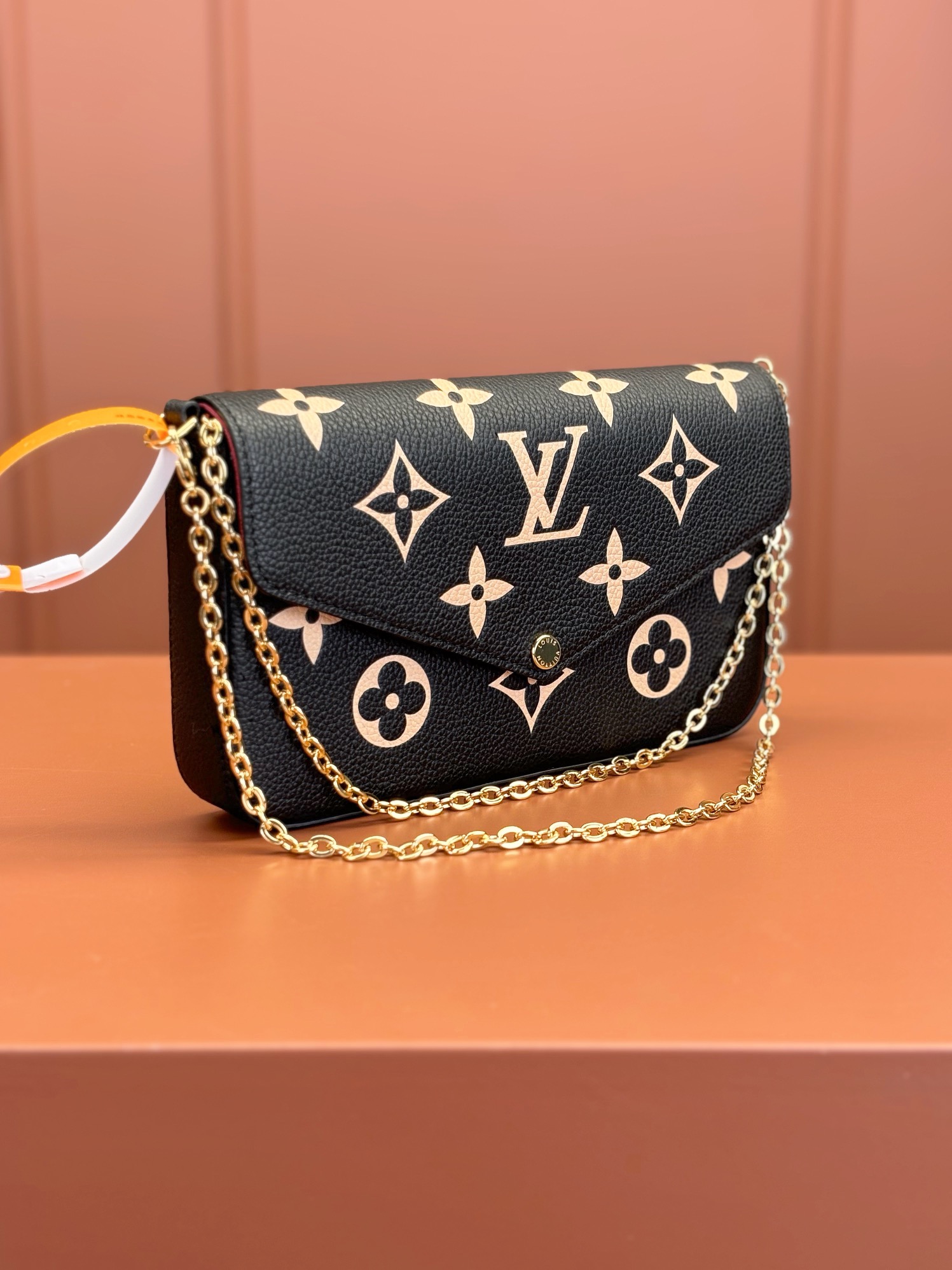 Louis Vuitton POCHETTE FÉLICIE Chain Bag M82479