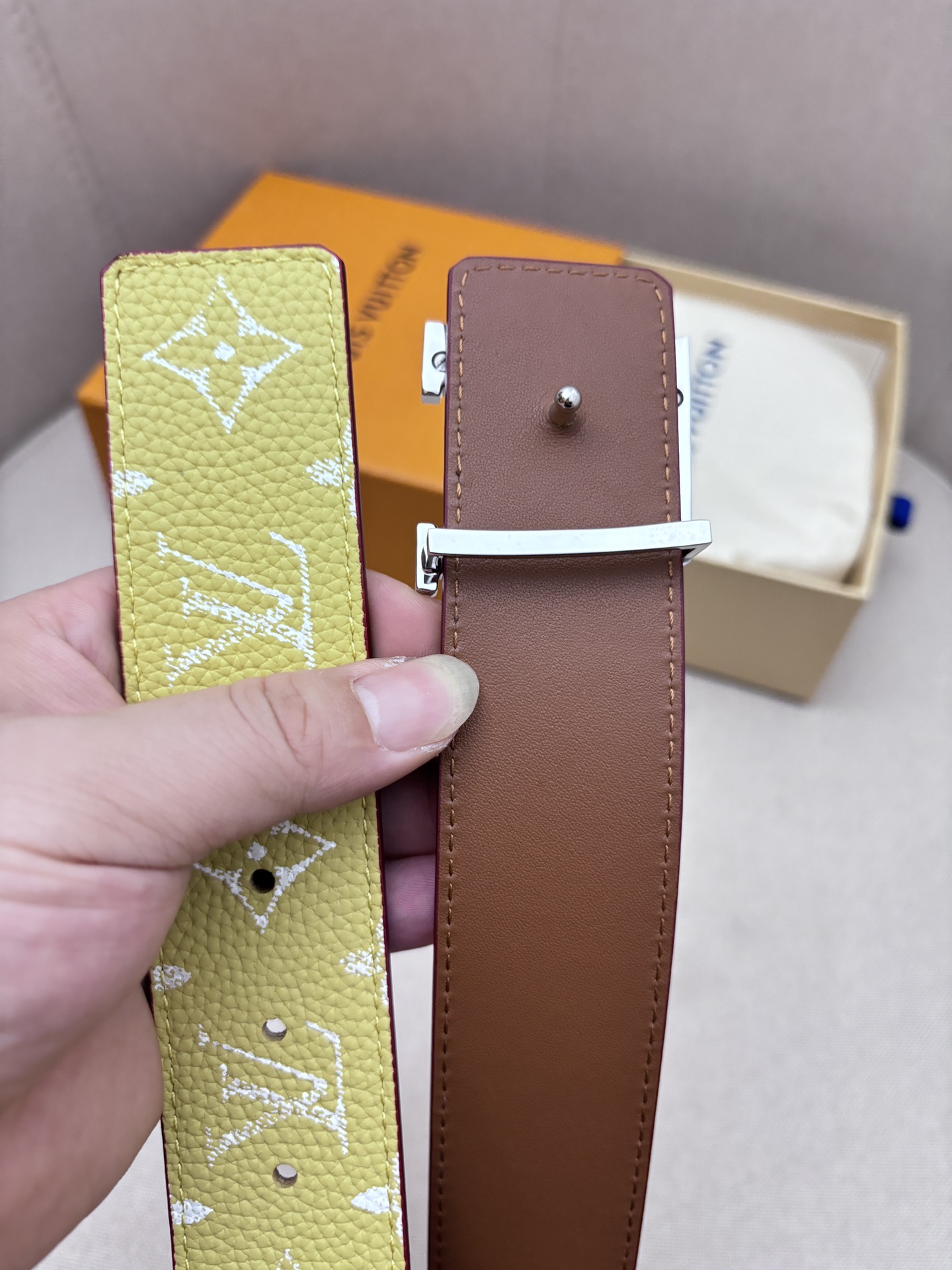 Louis Vuitton Lychee Print Double-Sided Men's Belt, 4CM Width