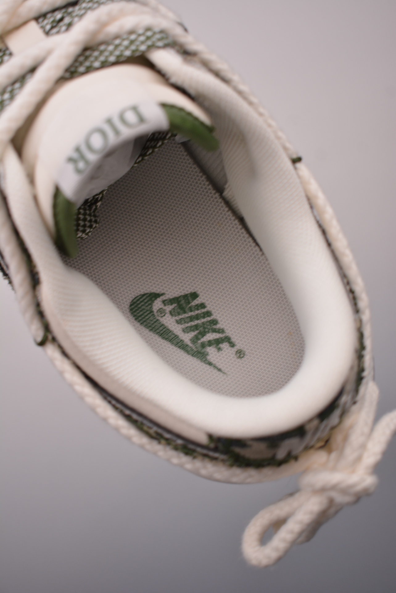Dior x Nike SB Dunk Low Lot Dior Off-White Military Green SJ2068-309