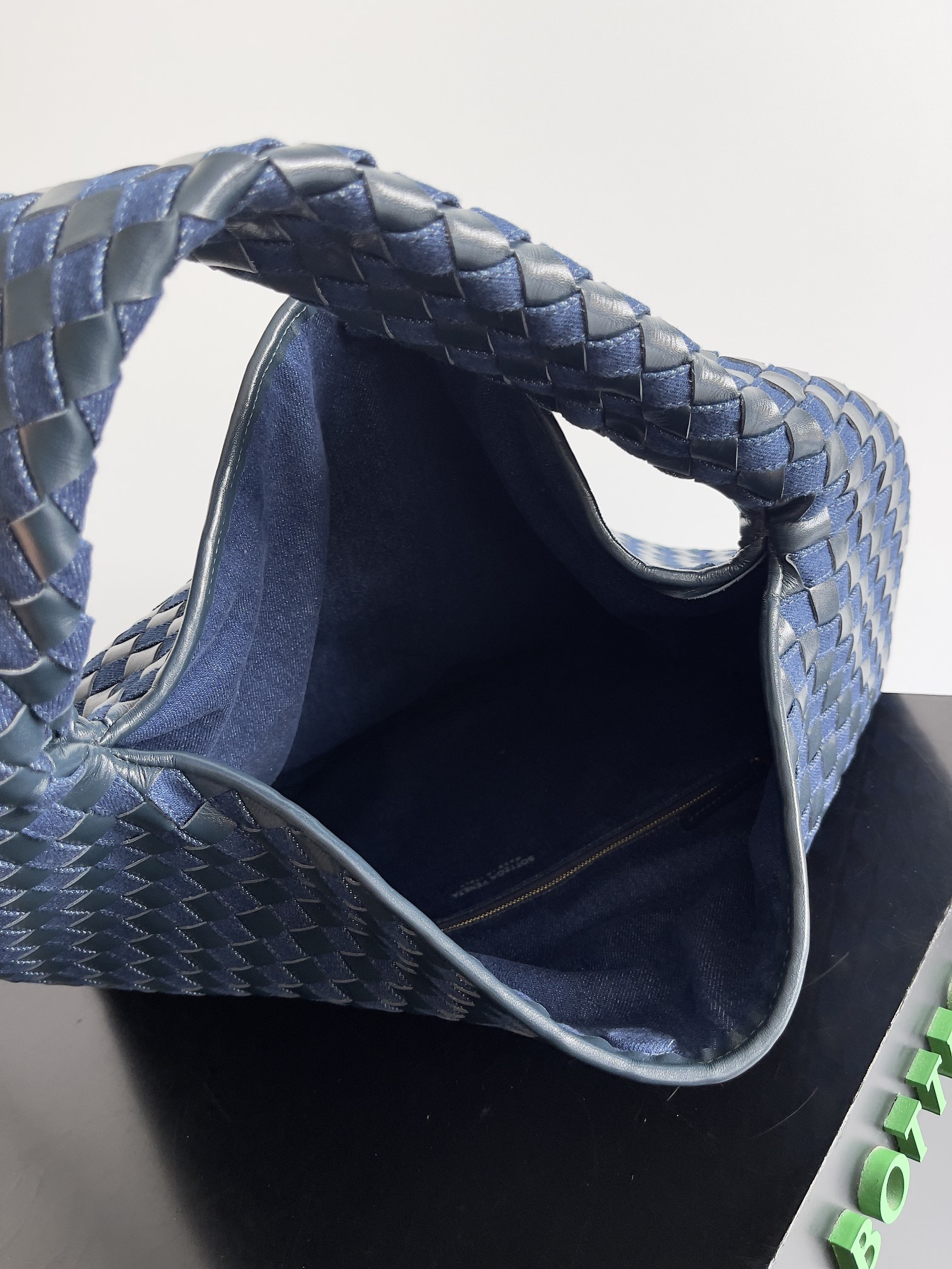 Bottega Veneta Large Hop Shoulder Bag 795949