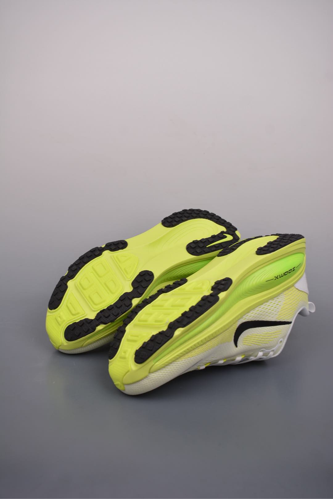 Nike Vomero 18 ZoomX Beige Black Volt
