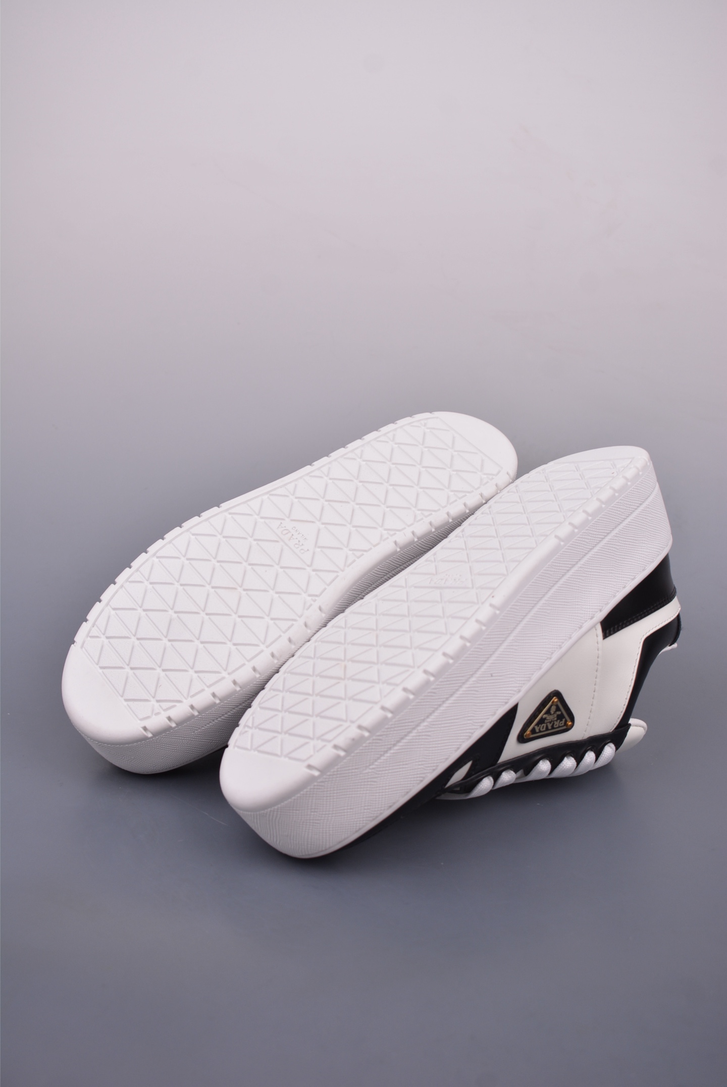 Prada Downtown Bold series thick-soled casual shoes black and white 1E792M_3LPG_F0P09_F_050
