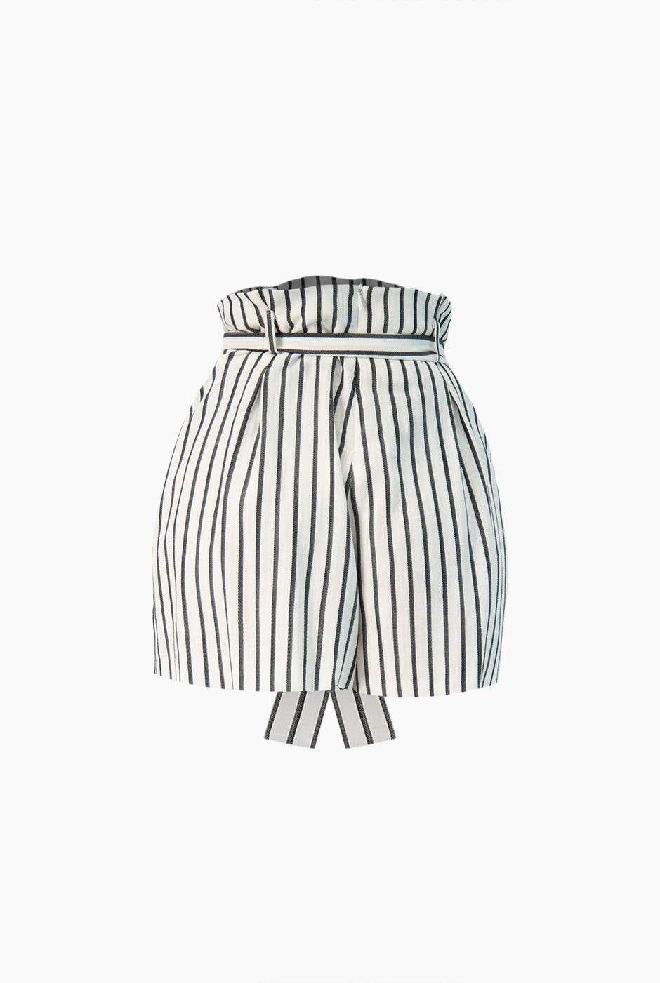 Short rayado con cinta en cintura
