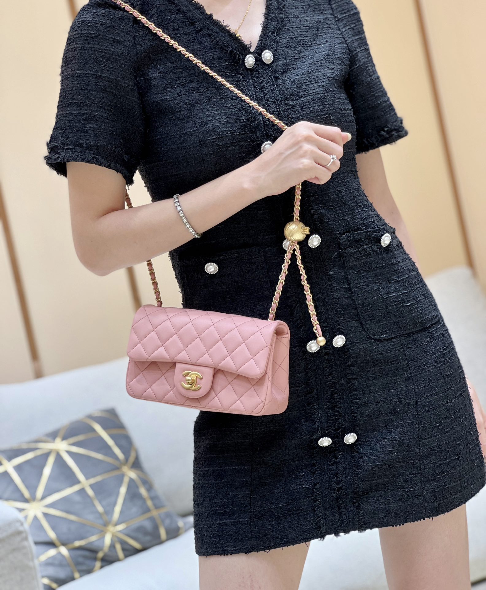 Chanel 23K cf mini chain bag AS1787