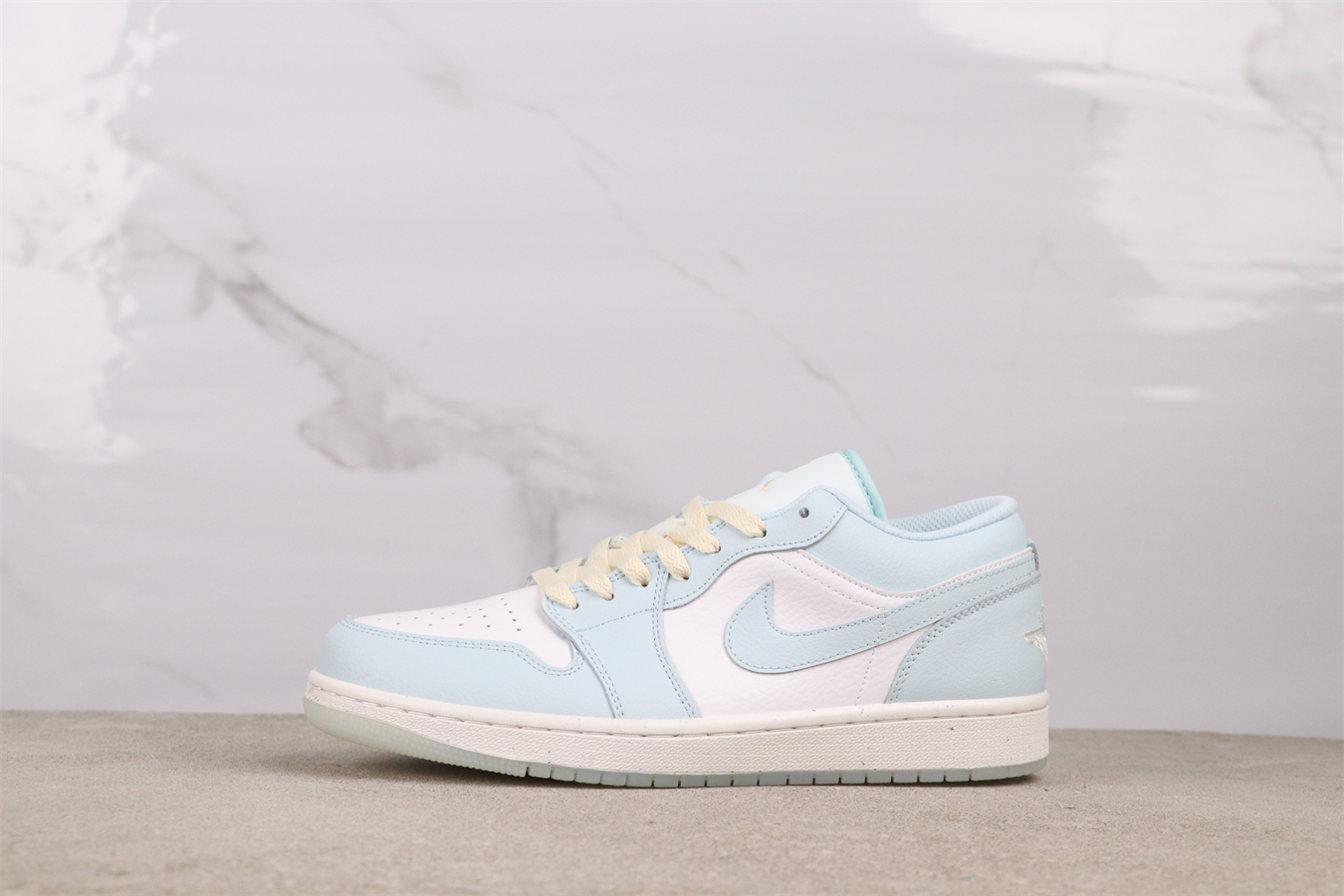 Air Jordan 1 Low SE Glacier Blue HJ5999-400