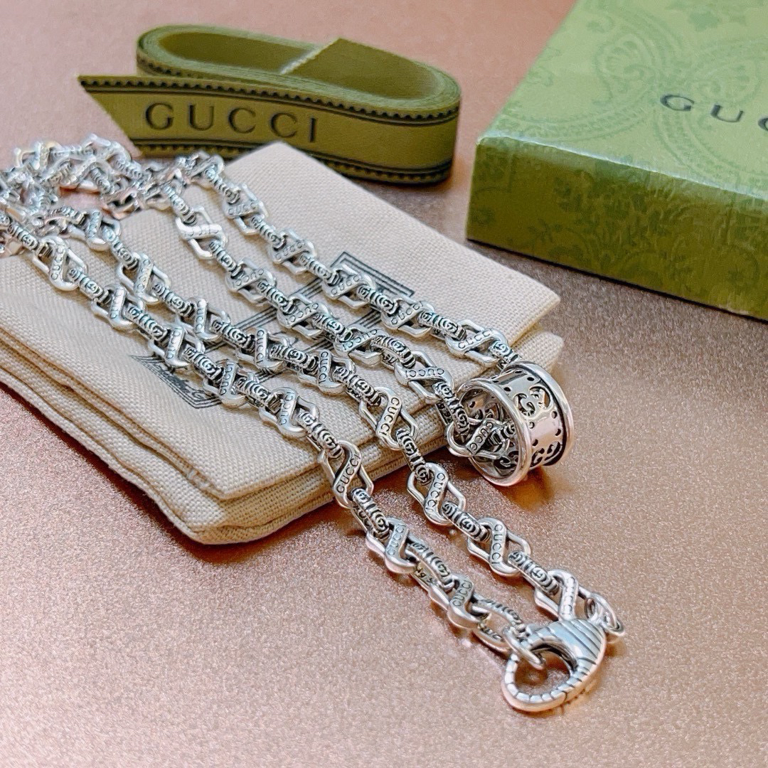 Gucci Anger Forest Series GG Hollow Ring Vintage Chain Necklace