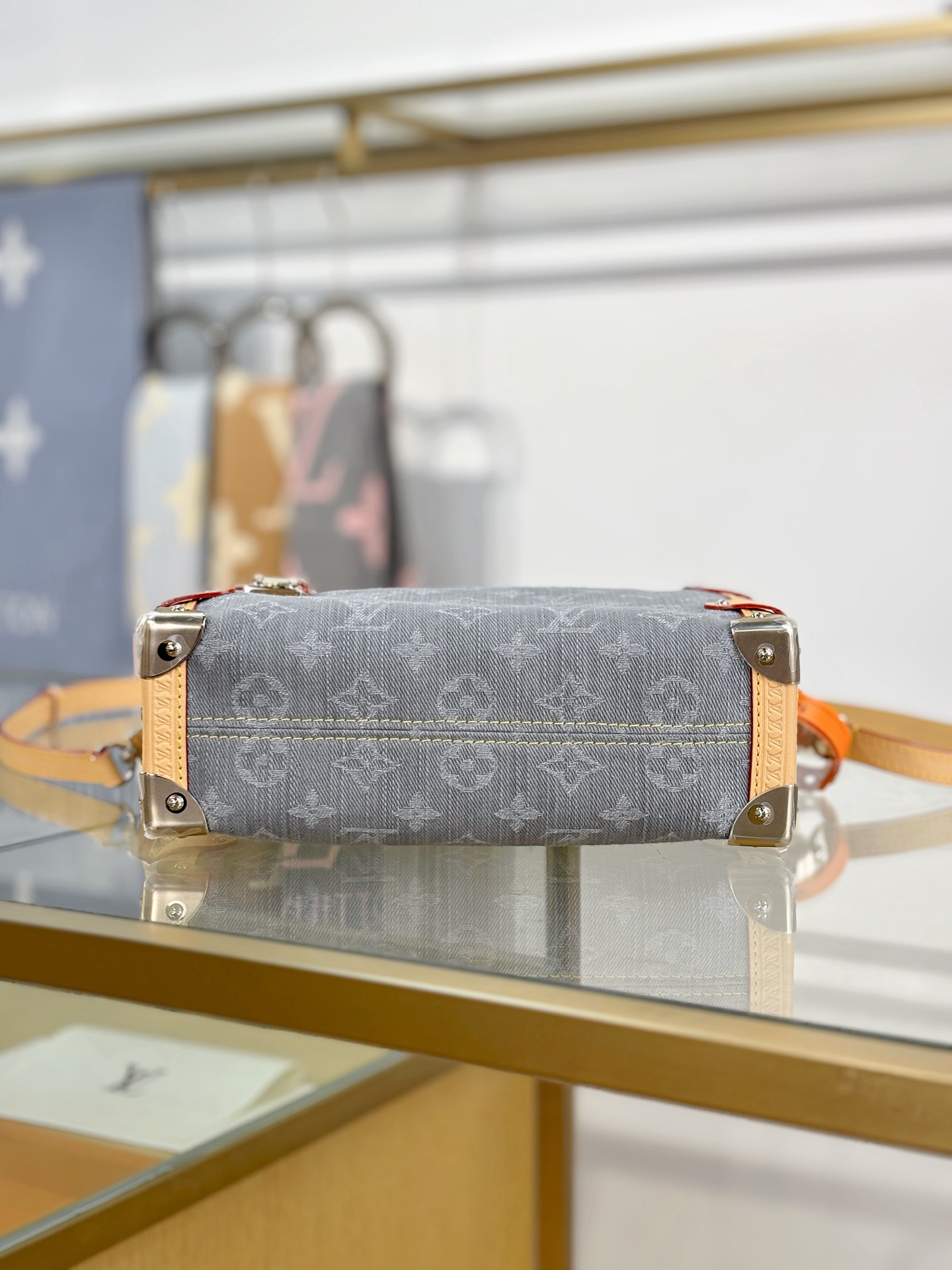 Louis Vuitton SIDE TRUNK Medium Handbag M13285