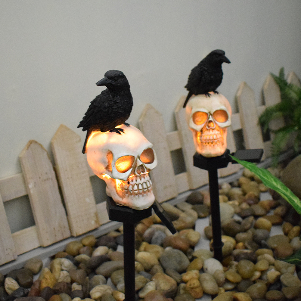 1pc Crow Skull Solar Garden Light, Garden Ground Plug-in Light, Garden Outdoor Waterproof Solar Light Stake, Outdoor Decoration Walkway Patio Yard Lawn