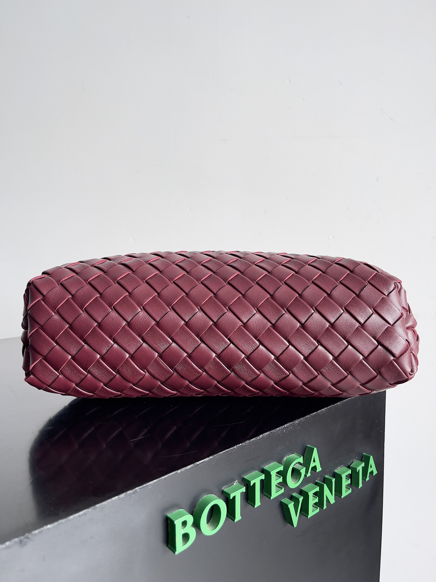 Bottega Veneta LAUREN CLUTCH chain clutch bag 785807