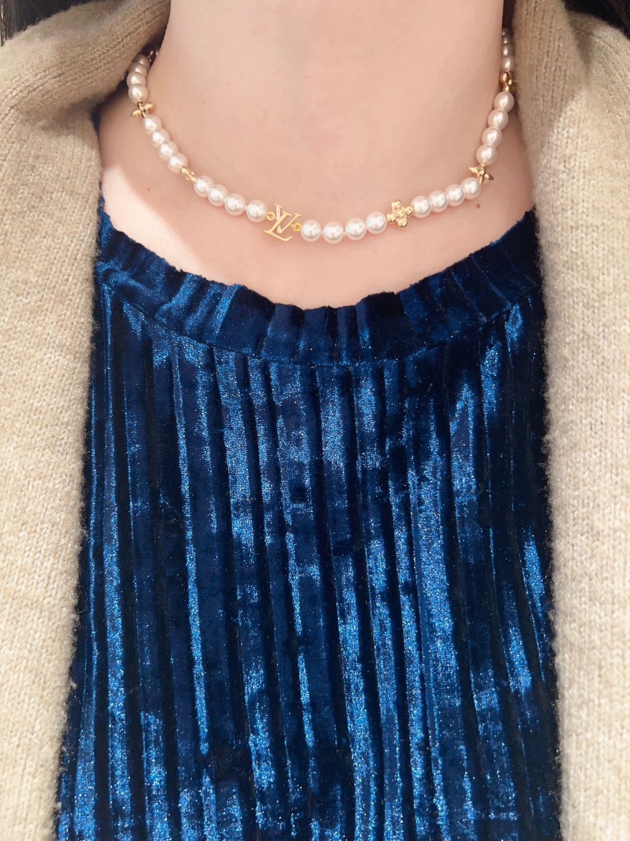Louis Vuitton Golden Flower Pearl Necklace
