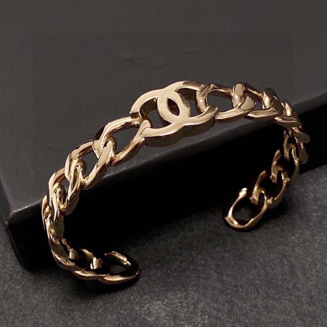 Chanel hollow chain bracelet