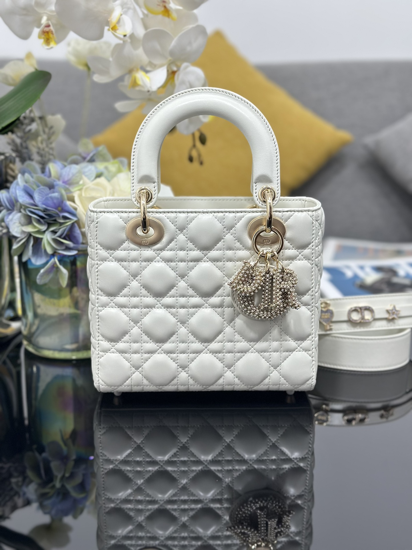 Dior Lady Four-grid Lambskin Pearl Button Lady Bag M0538