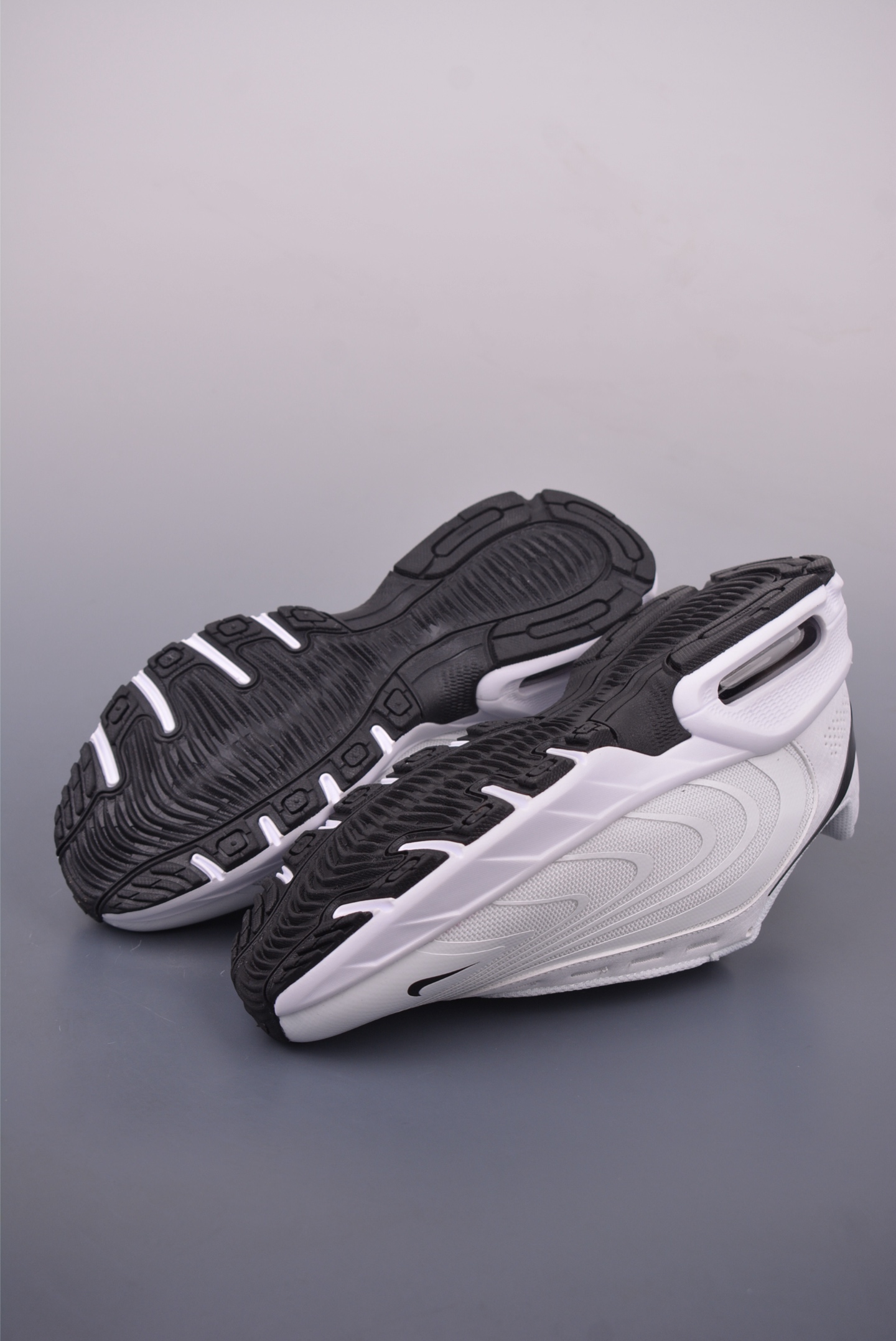 NIKE AIR MAX FIRE 2025 