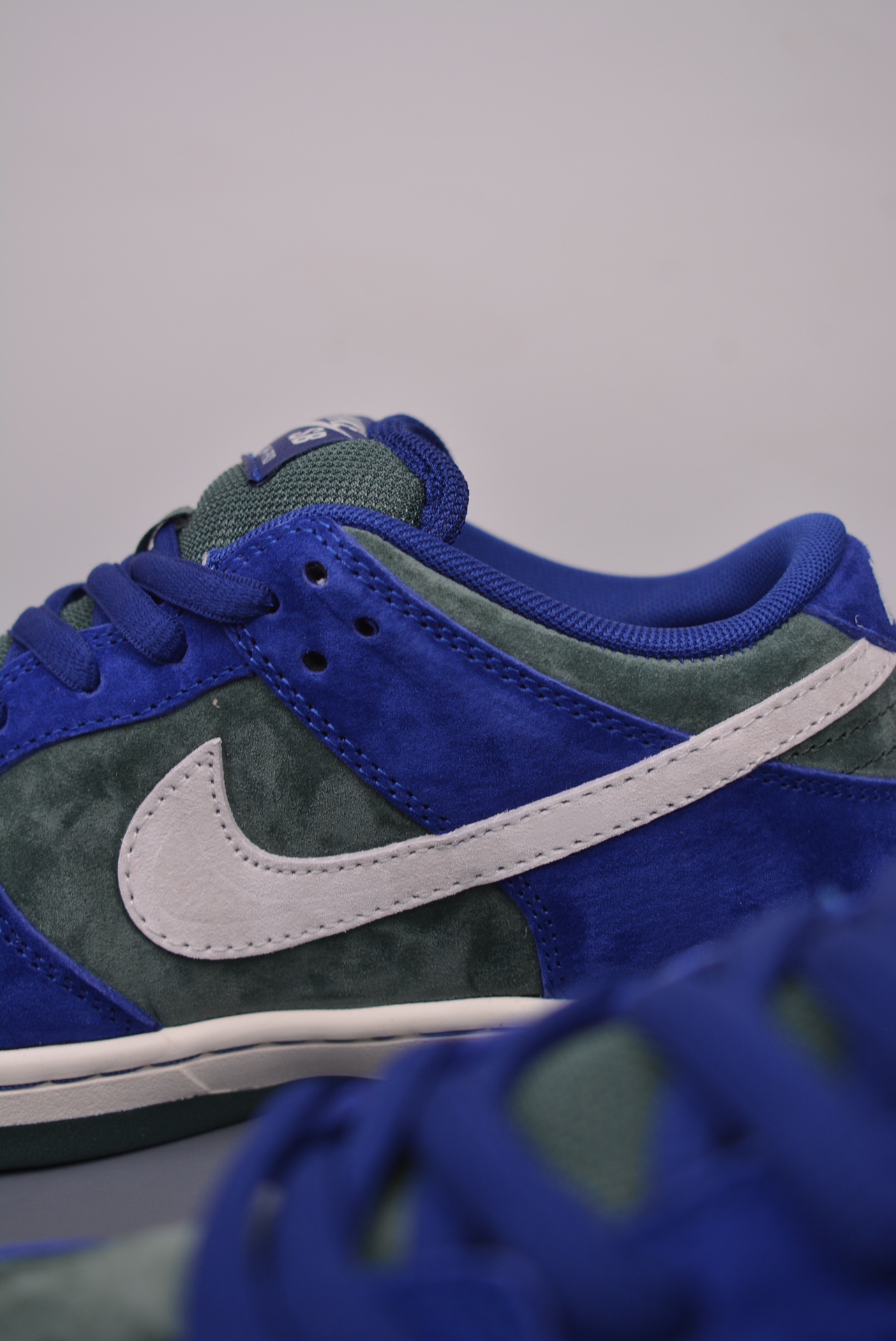 Nike SB Dunk Low Pro Deep Royal Blue suede blue and green HF3704-400