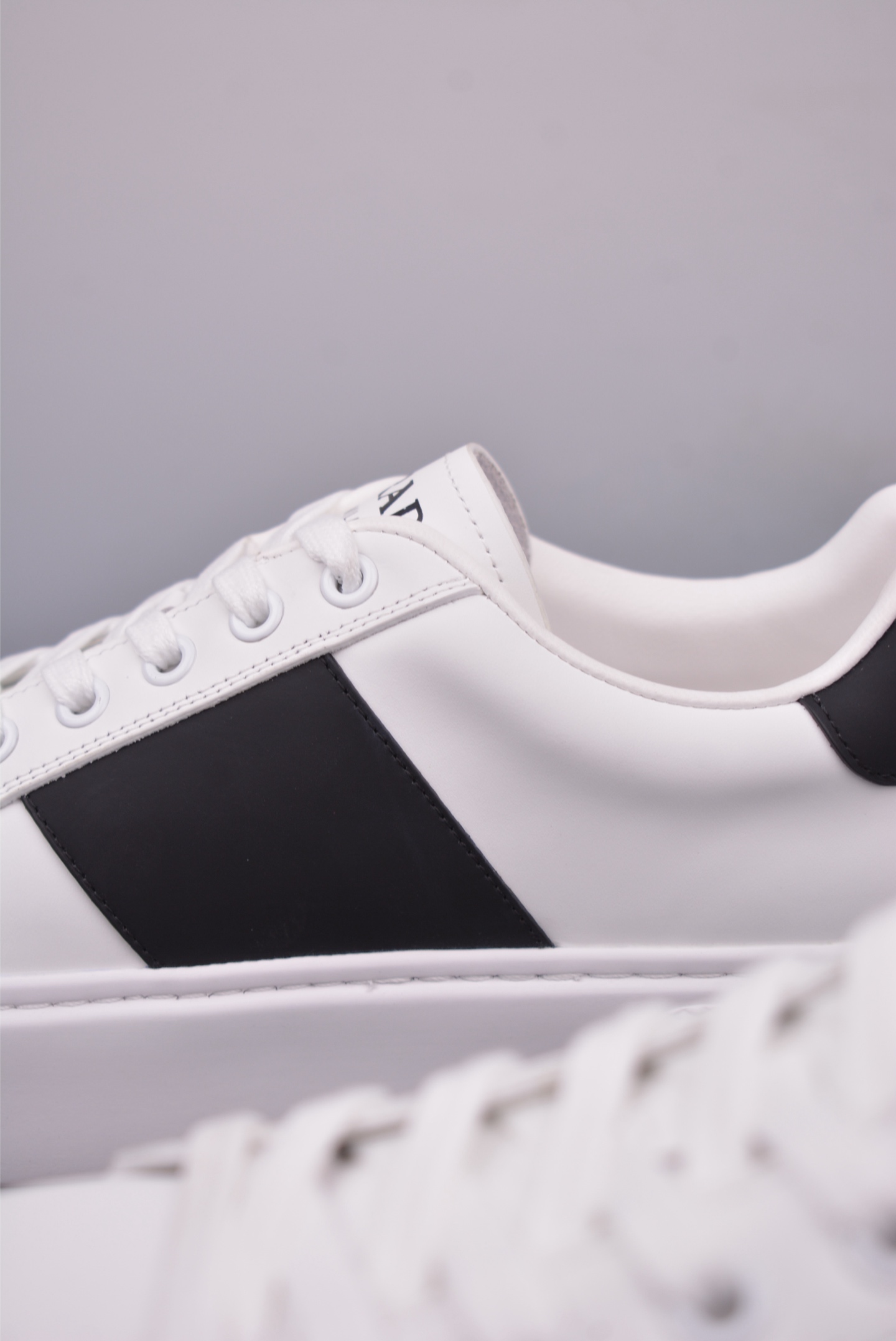 Prada Logo Lace-Up Casual Men's Shoes Black and White 3D928M