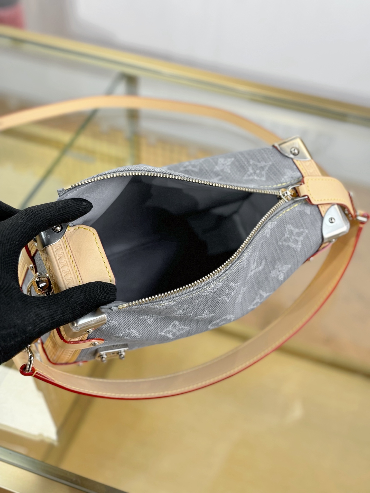 Louis Vuitton SIDE TRUNK Medium Handbag M13285