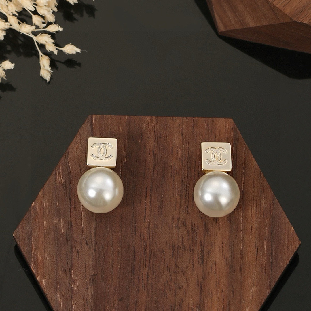 Chanel Square CC Large Pearl Earrings
