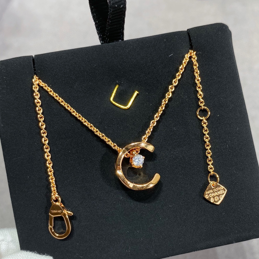 Chanel CNC Carved Diamond Water Moon Necklace