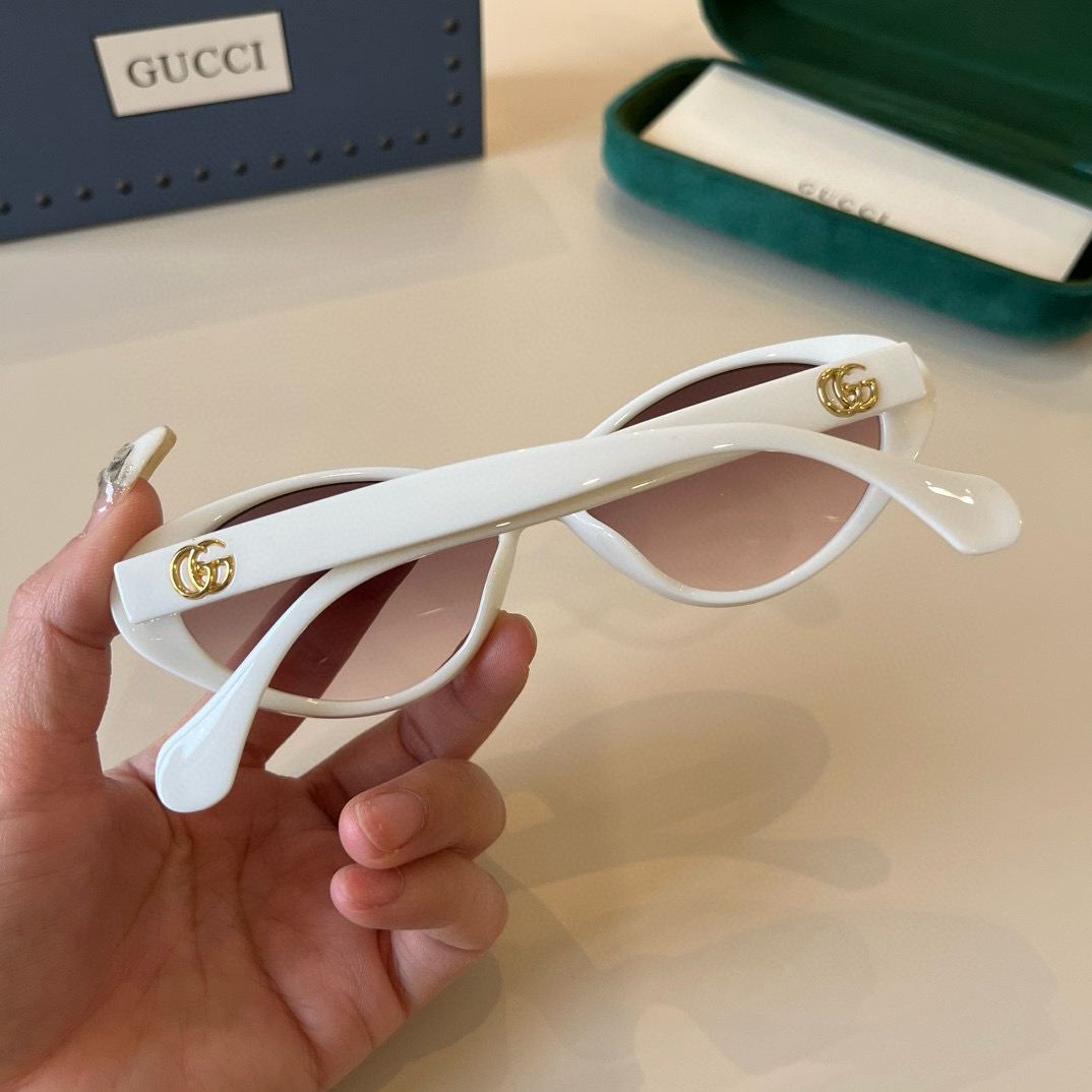 Gucci Round Frame Sunglasses