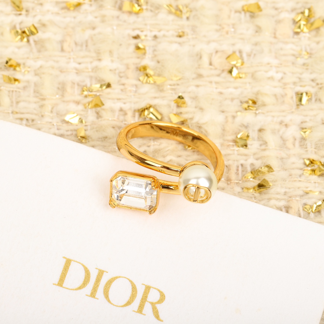 Dior Rock Sugar Square Diamond Pearl Ring