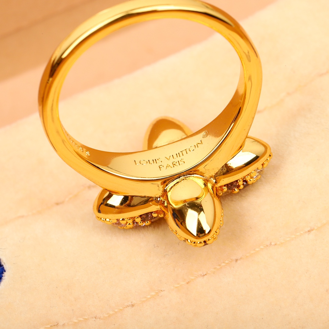 Louis Vuitton Four Leaf Clover Ring
