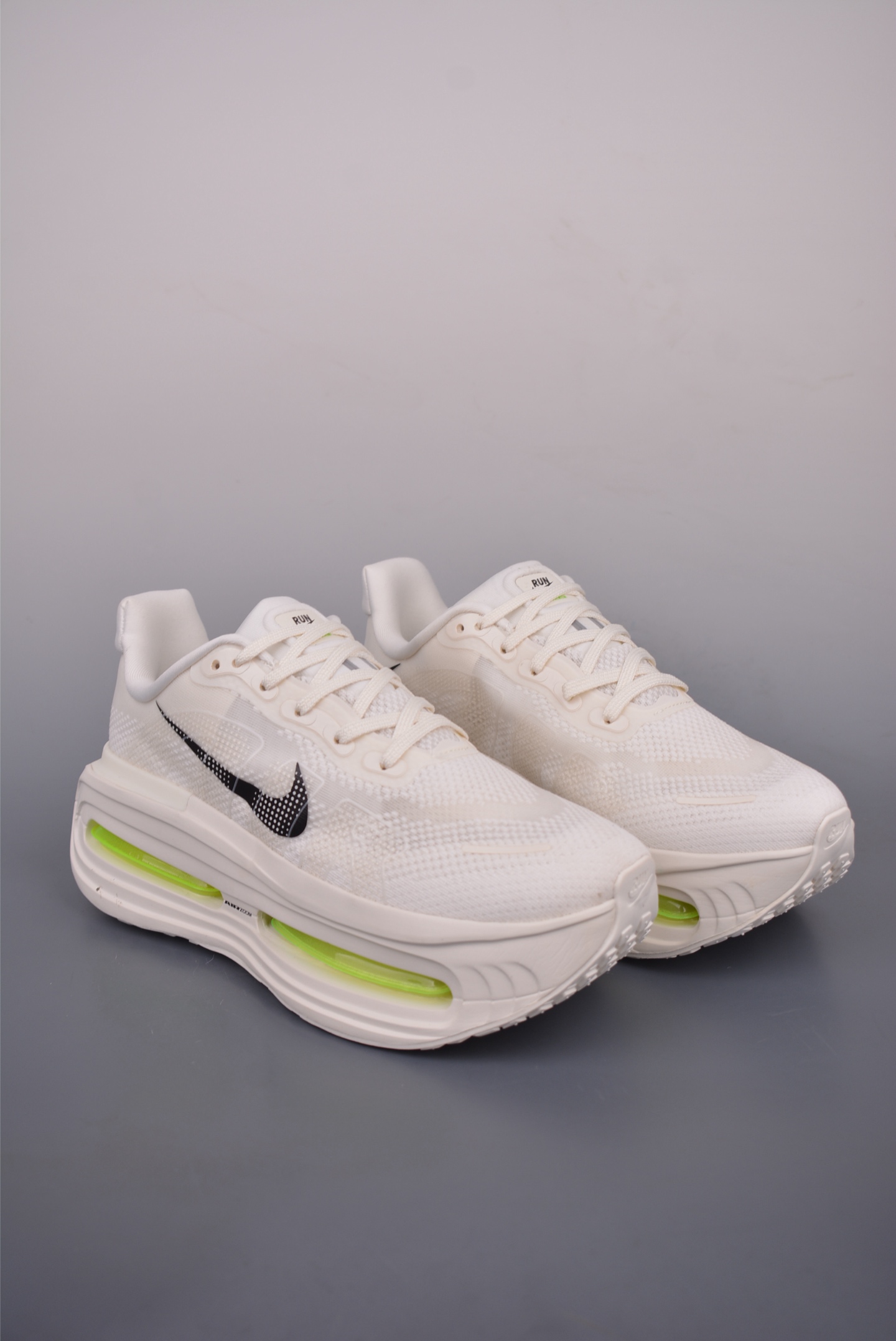 Nike Vomero premium “Off-white” FN8453-008