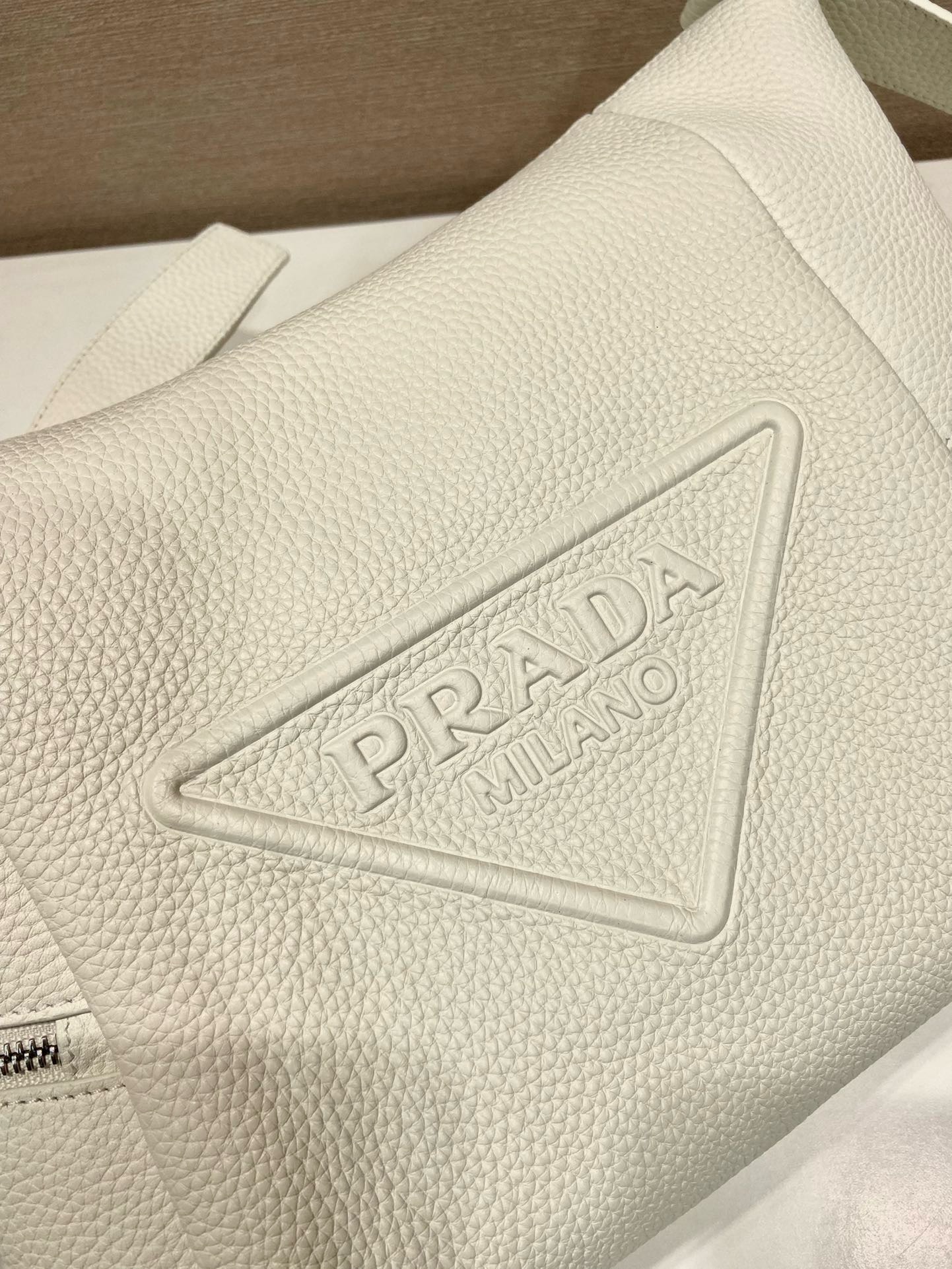 Prada Messenger Bag 2VH165